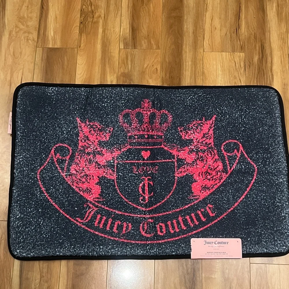 BNWT - JUICY COUTURE MEMORY FOAM BATH MAT RUG